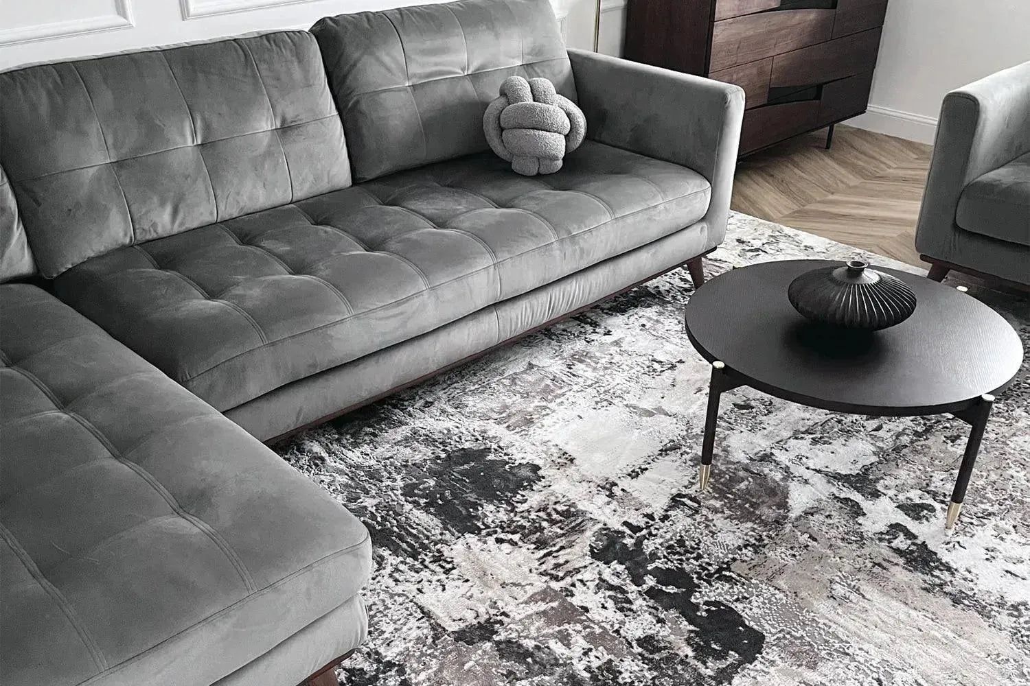 Why Are Grey Rugs Perfect for Living Rooms Today?